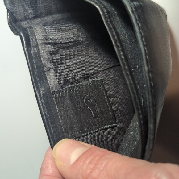 Paul & Taylor USA Black Leather Wallet - Picture 6 of 9